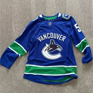 Vancouver Canucks Bo Horvat Jersey. Size 52